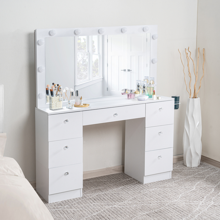 vera makeup vanity